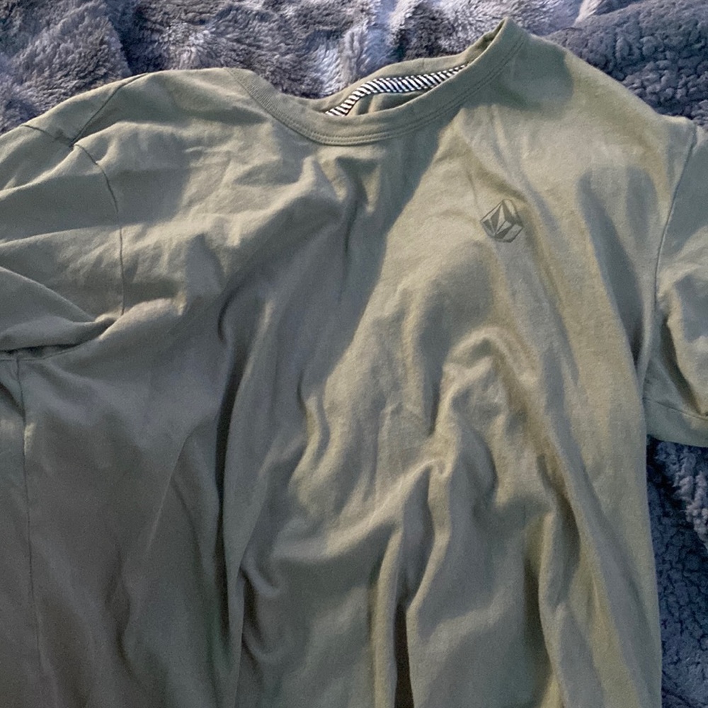 Volcom shirt - Picture 1 of 2